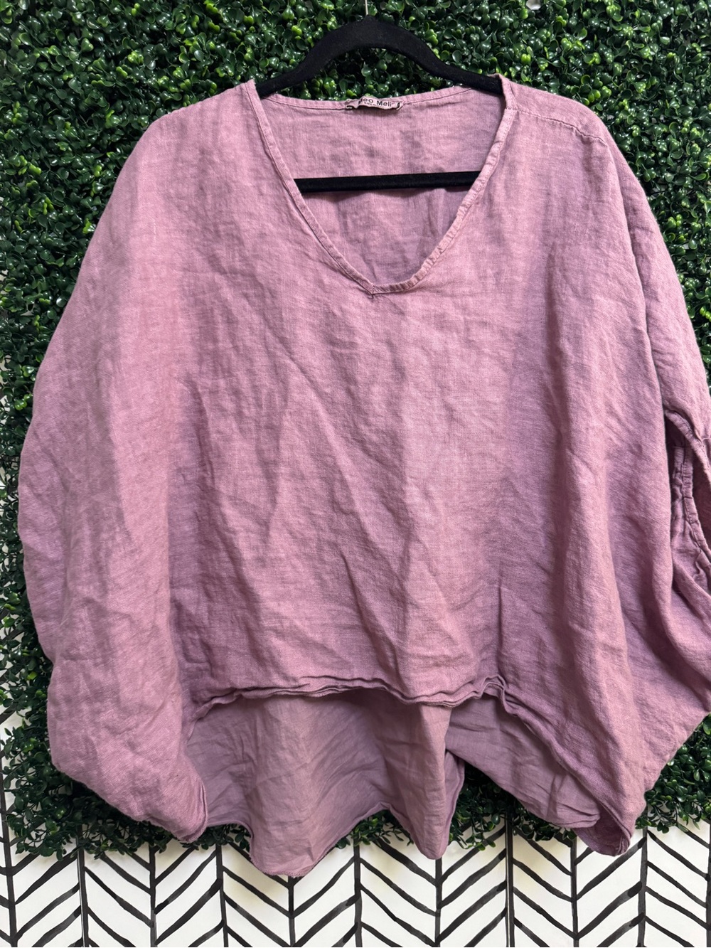 Relaxed V-Neck Linen Tunic in Dusty Mauve